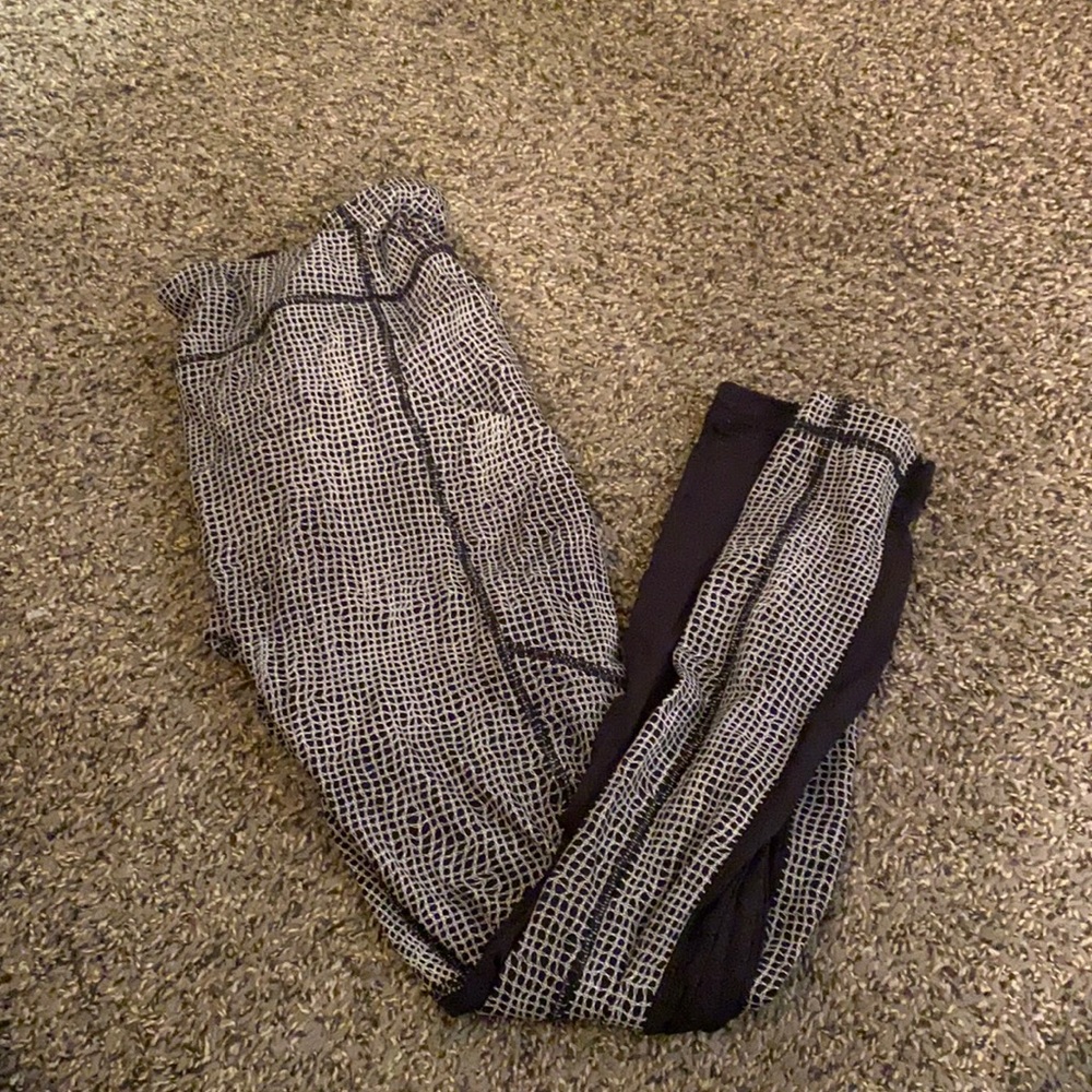 Lululemon scale print leggings—full length